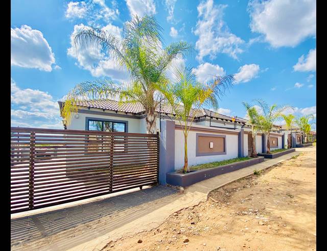 5 BEDROOM HOUSE FOR SALE IN DUMASI
